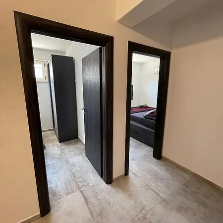 Karla * טרוגיר