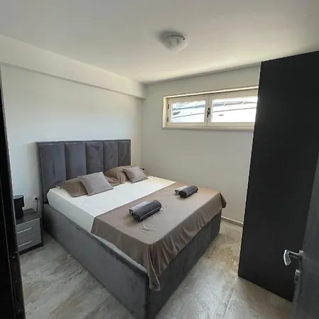Apartament Karla *