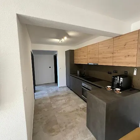 Apartament Karla *
