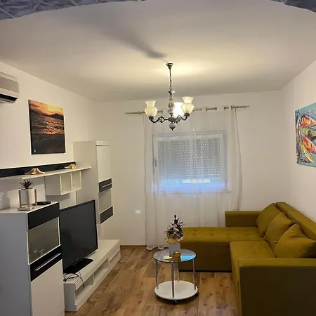 Apartament Karla *
