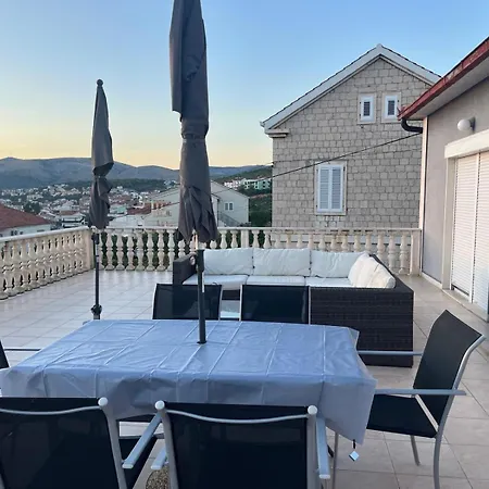 Apartament Karla