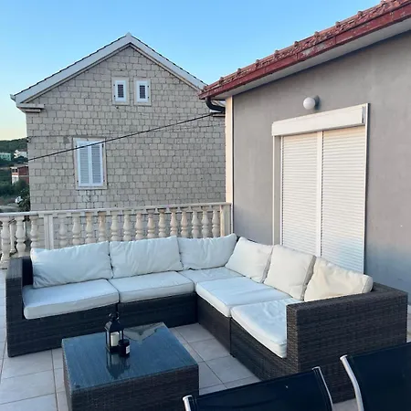 Karla Apartament *